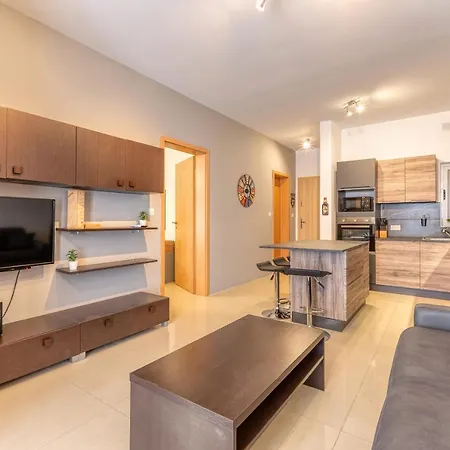 Apartament Lovely, Cosy 2br Apt With Comfy Sofa, Wifi & Ac By 360 Estates *