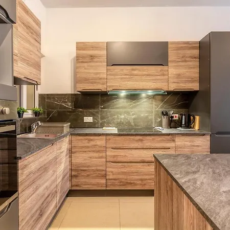 Lovely, Cosy 2br Apt With Comfy Sofa, Wifi & Ac By 360 Estates