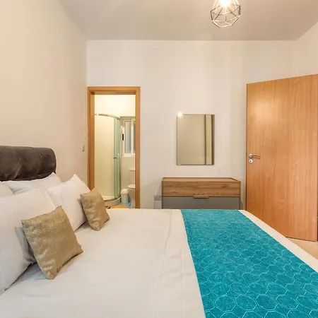 Apartment Lovely, Cosy 2br Apt With Comfy Sofa, Wifi & Ac By 360 Estates *