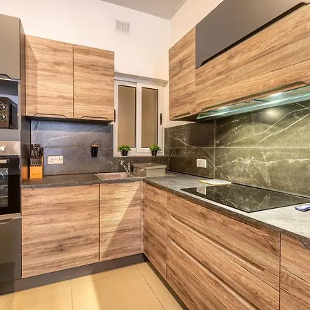 Lovely, Cosy 2br Apt With Comfy Sofa, Wifi & Ac By 360 Estates